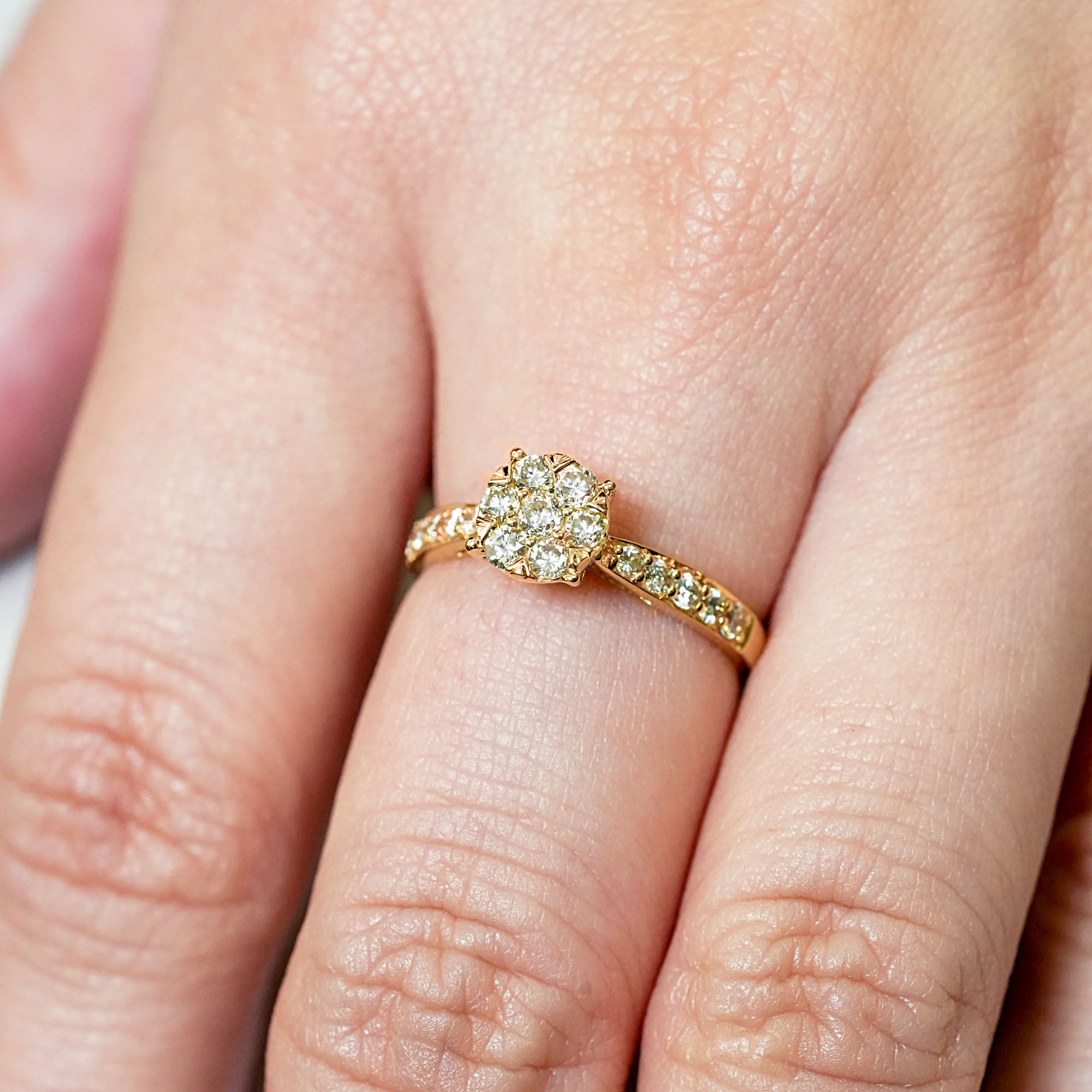 クラスター ダイヤモンド リング – K18YG、0.50ct