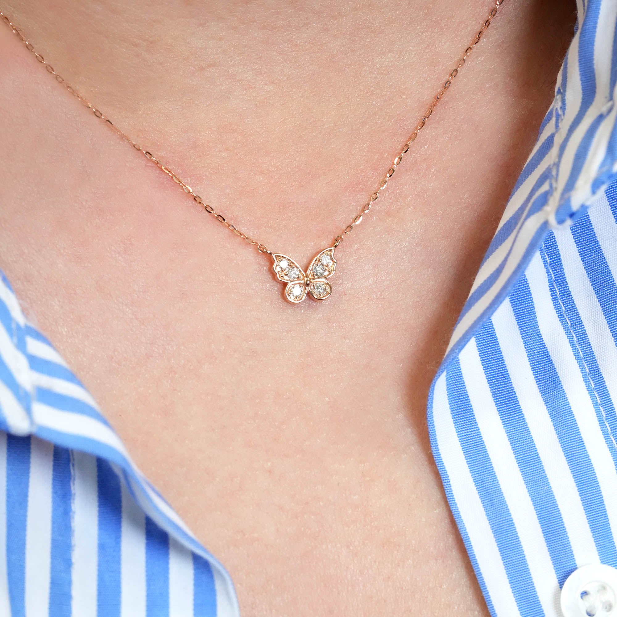 バタフライ ダイヤモンドペンダント – K18YG / WG / PG、0.11カラット