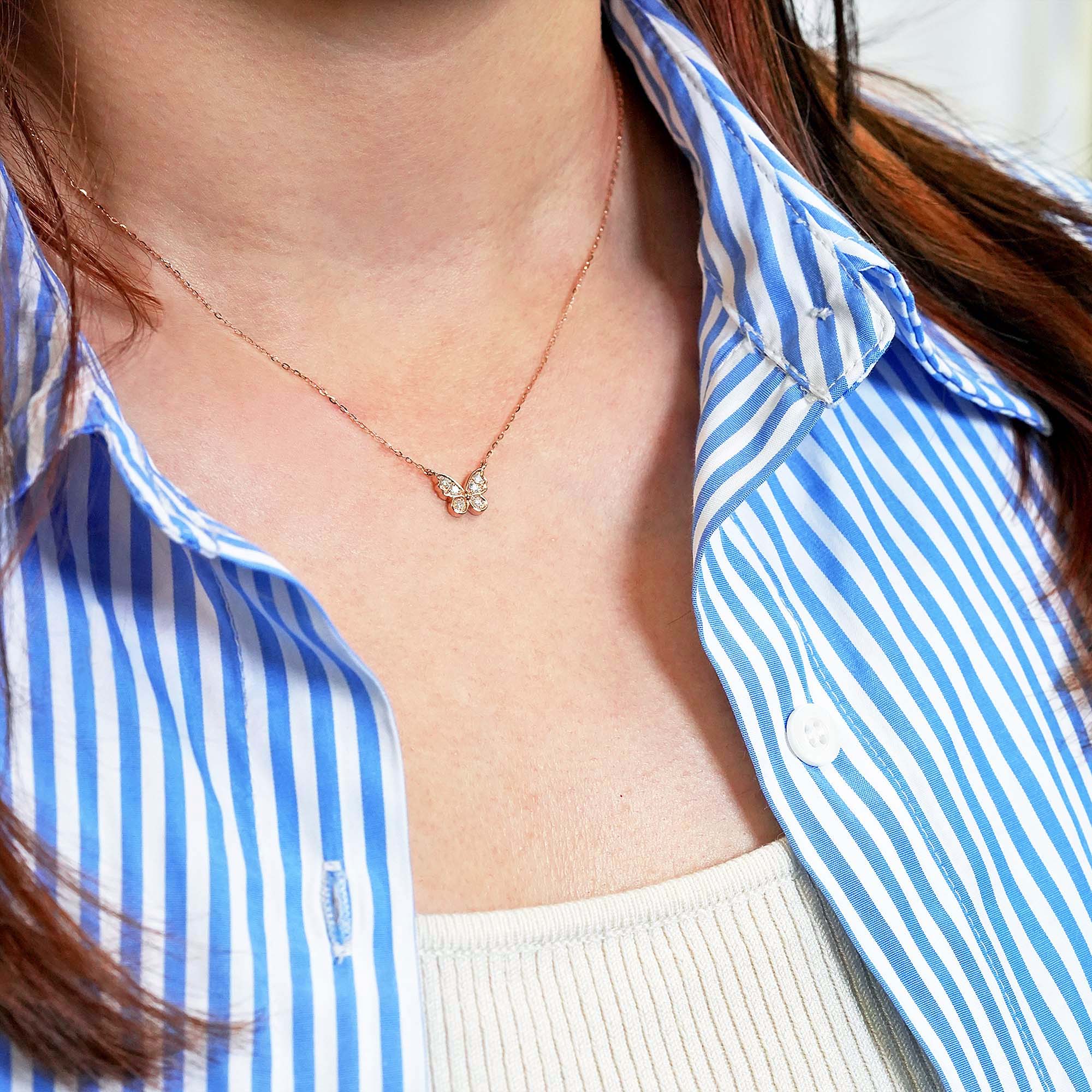 バタフライ ダイヤモンドペンダント – K18YG / WG / PG、0.11カラット