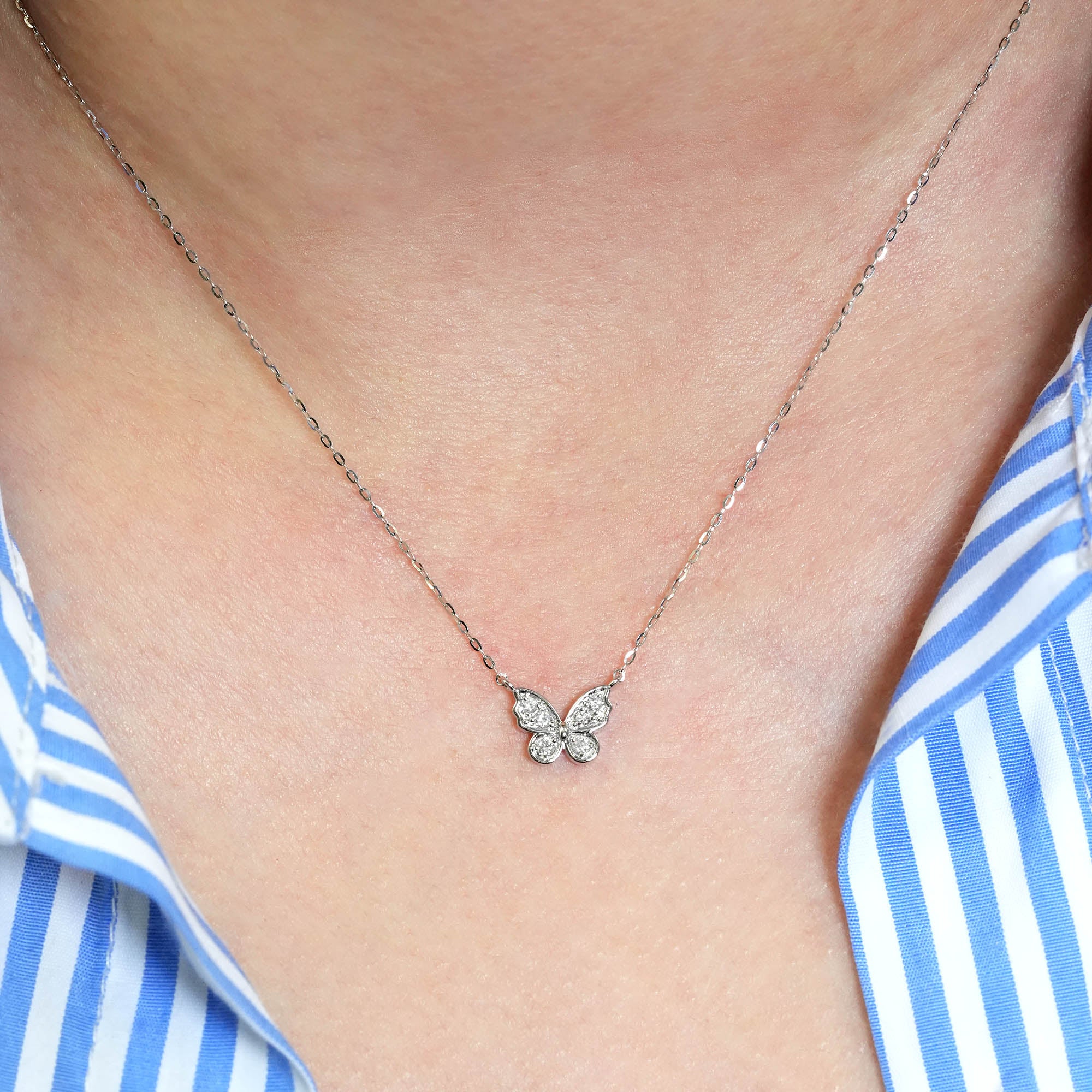 バタフライ ダイヤモンドペンダント – K18YG / WG / PG、0.11カラット