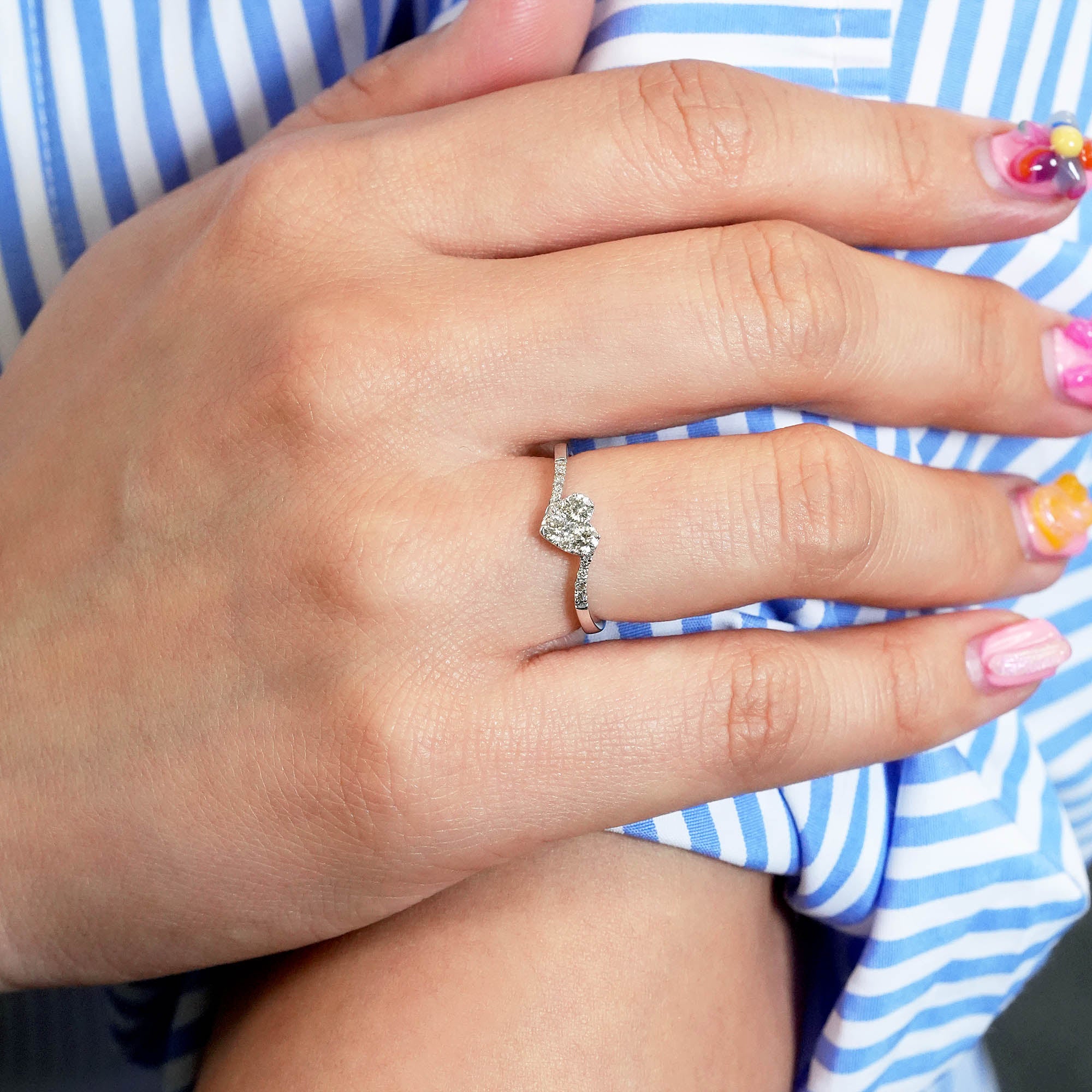 ハートモチーフダイヤモンドリング – K18YG / WG、0.35カラット