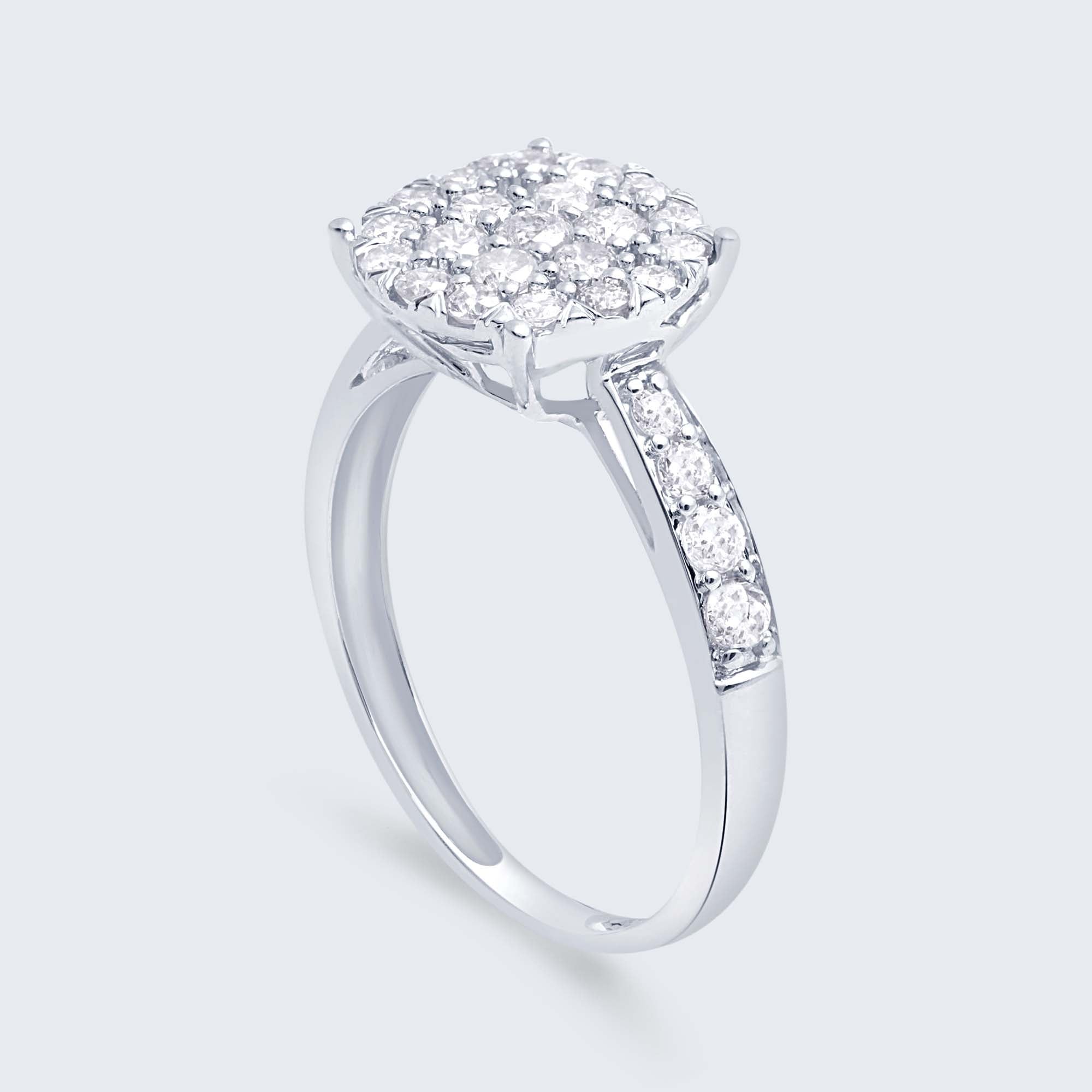 クラスター ダイヤモンド リング – K18WG、0.75ct