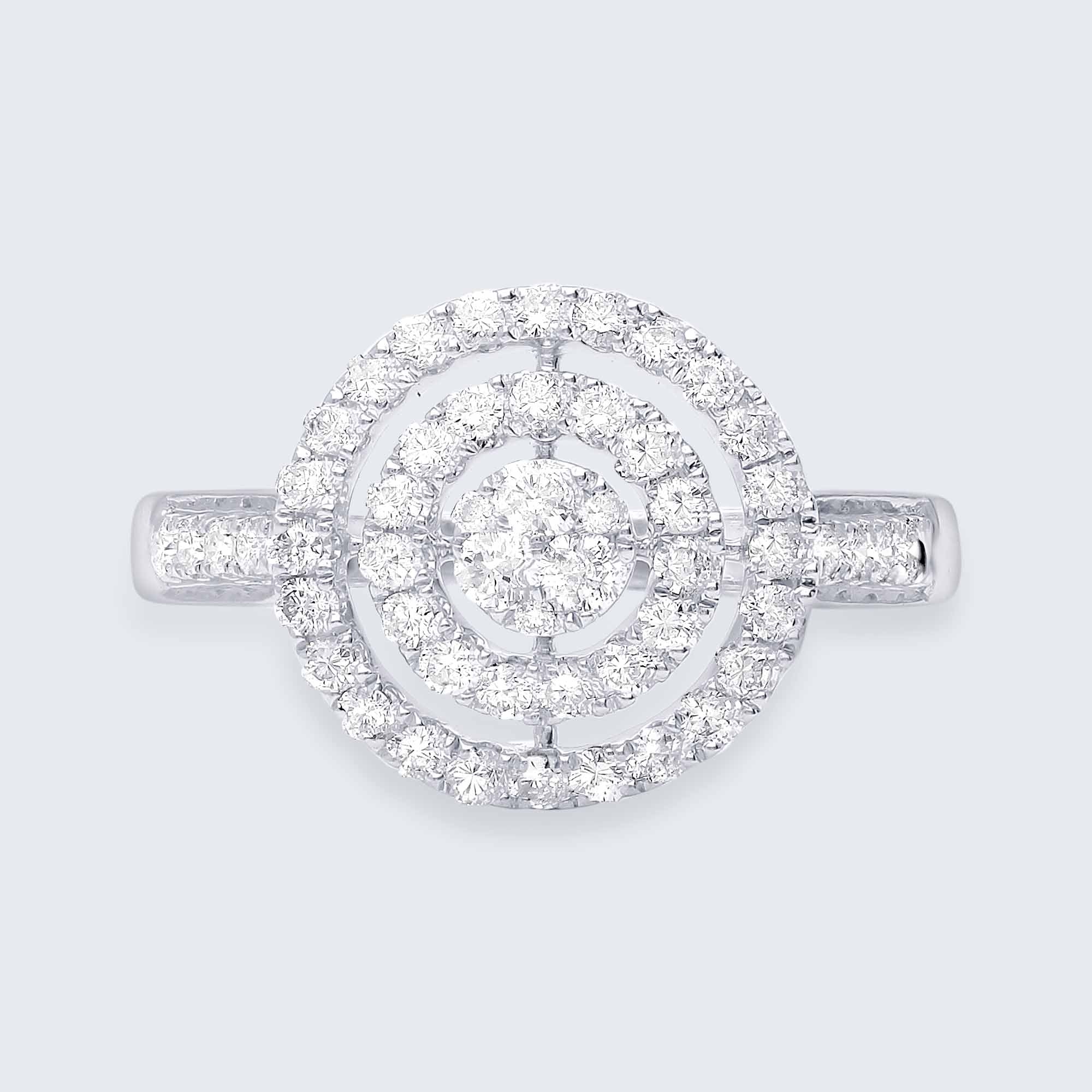 ラウンドハローダイヤモンドリング – K18WG、0.50カラット