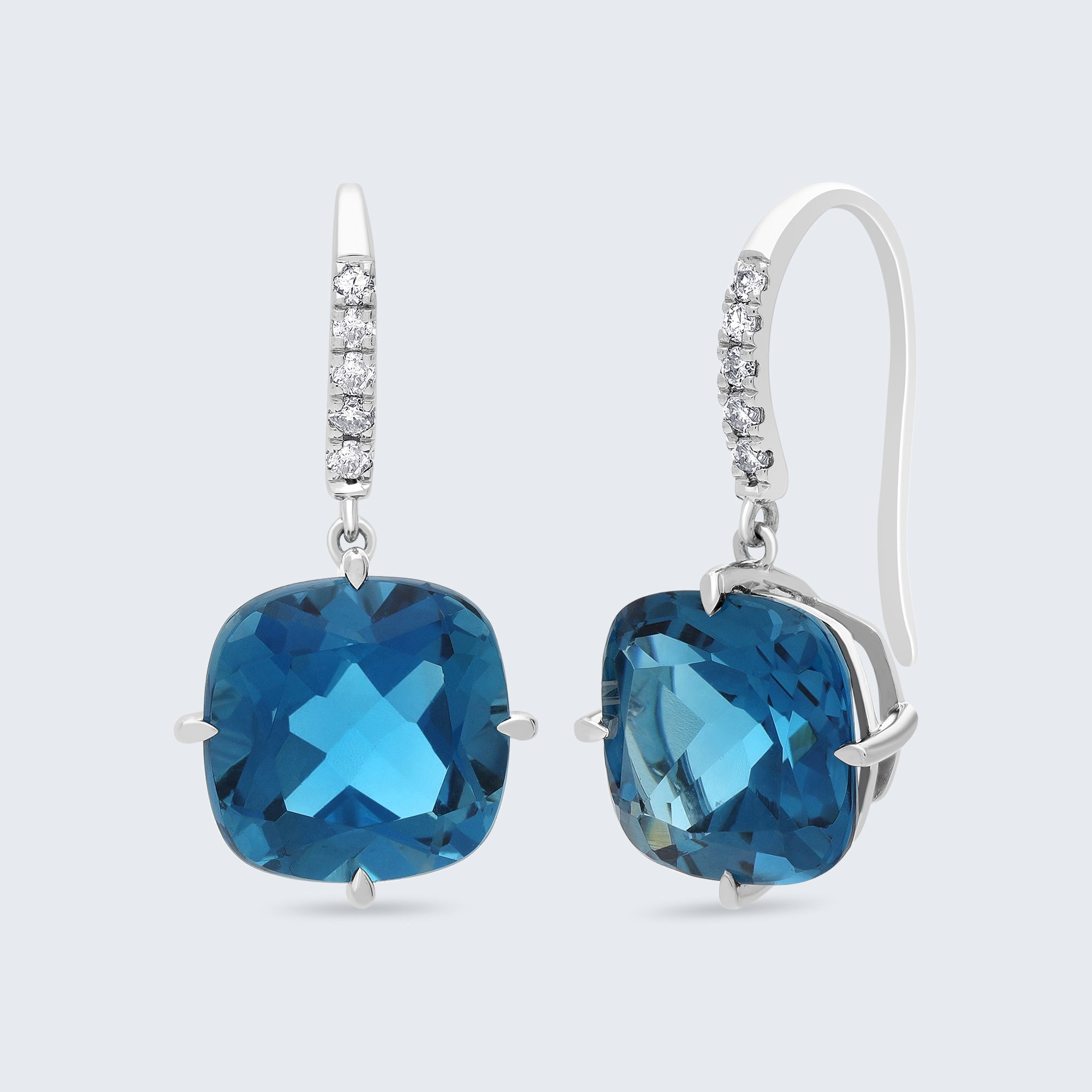 ミッドナイトブルー クッション ダイヤモンド ドロップイヤリング - 18Kゴールド