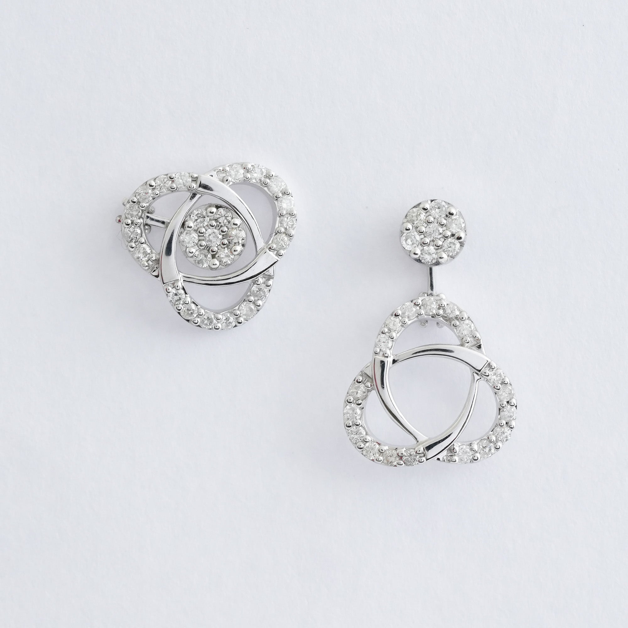 フラワーモチーフ ダイヤモンド ピアス – 18Kホワイトゴールド、0.50カラット