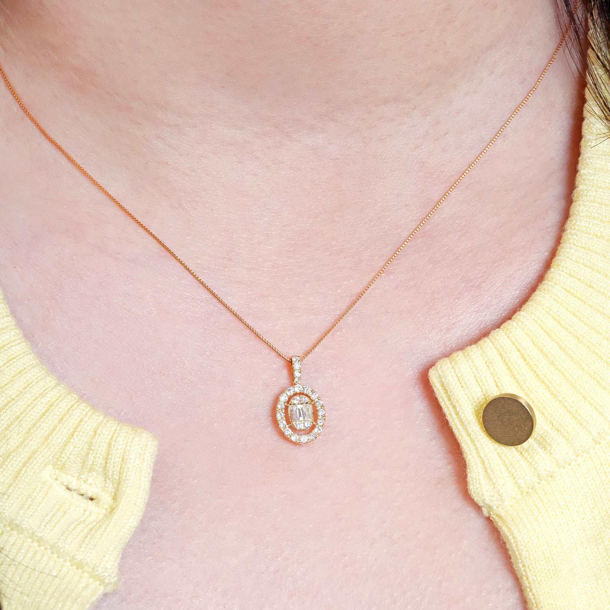 オーバル ダイヤモンドペンダントヘッド – K18YG、0.41カラット(チェーンはオプション)