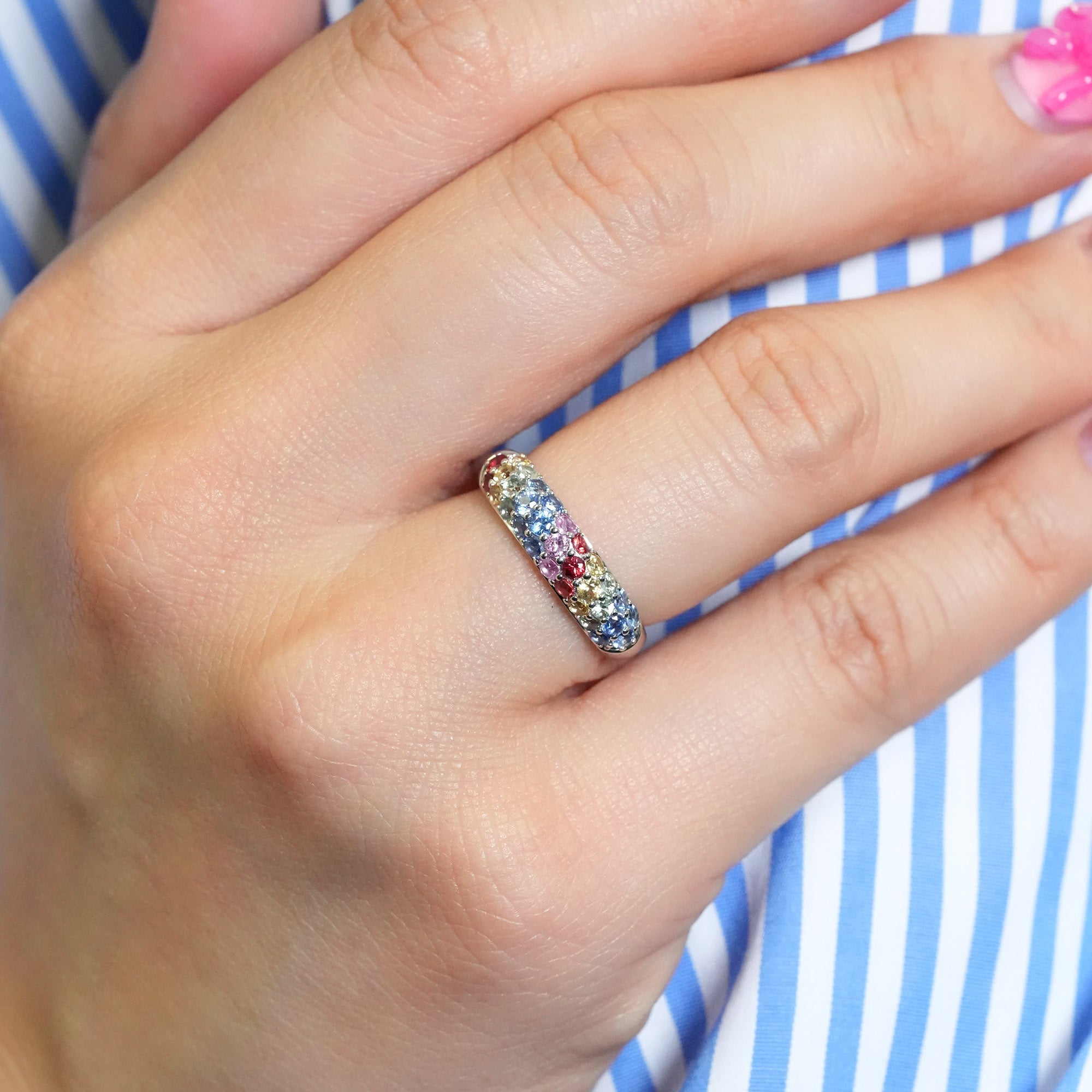 マルチカラーサファイアリング - K18WG、1.25カラット