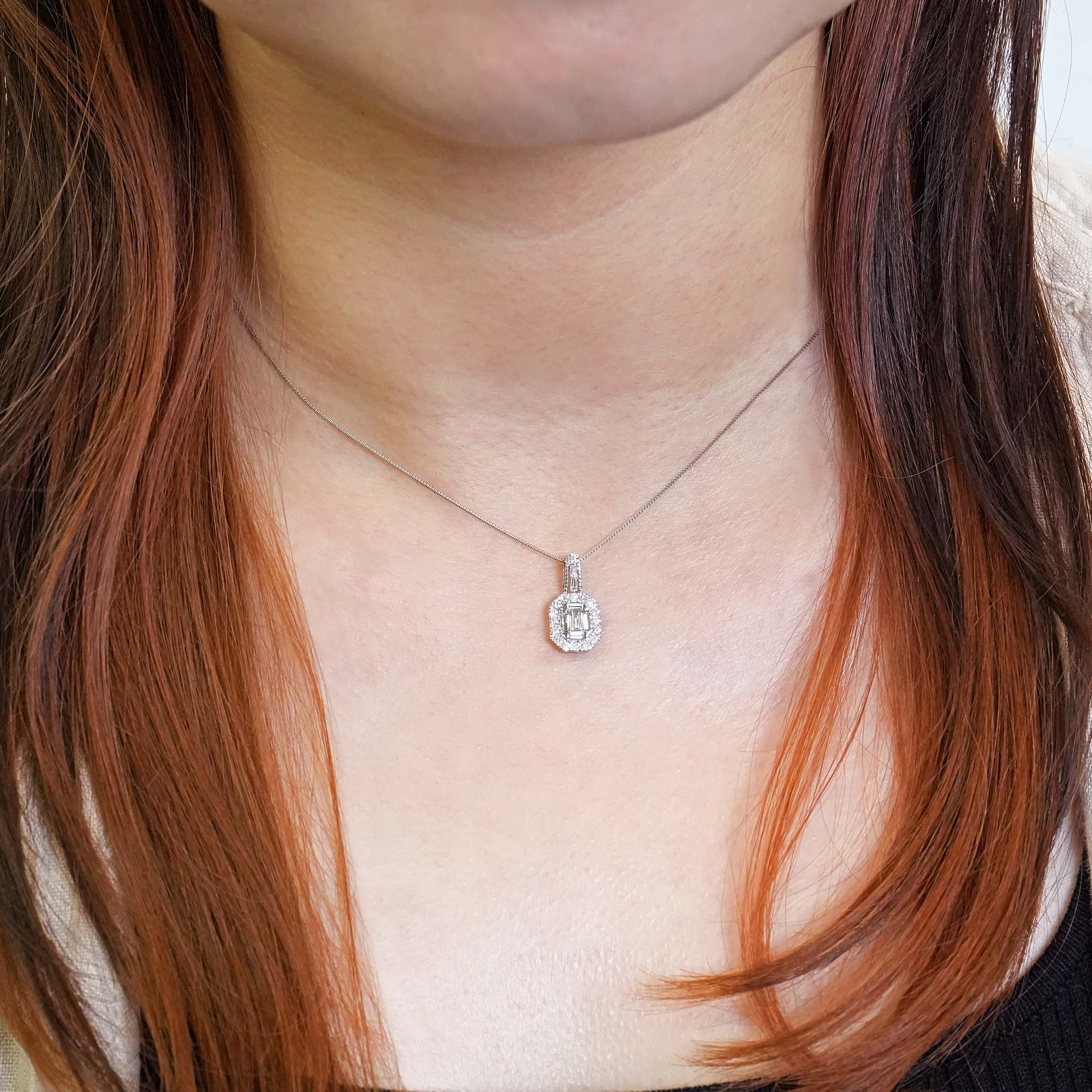 オクタゴンダイヤモンドペンダントヘッド – K18WG、0.55ct(チェーンはオプション)