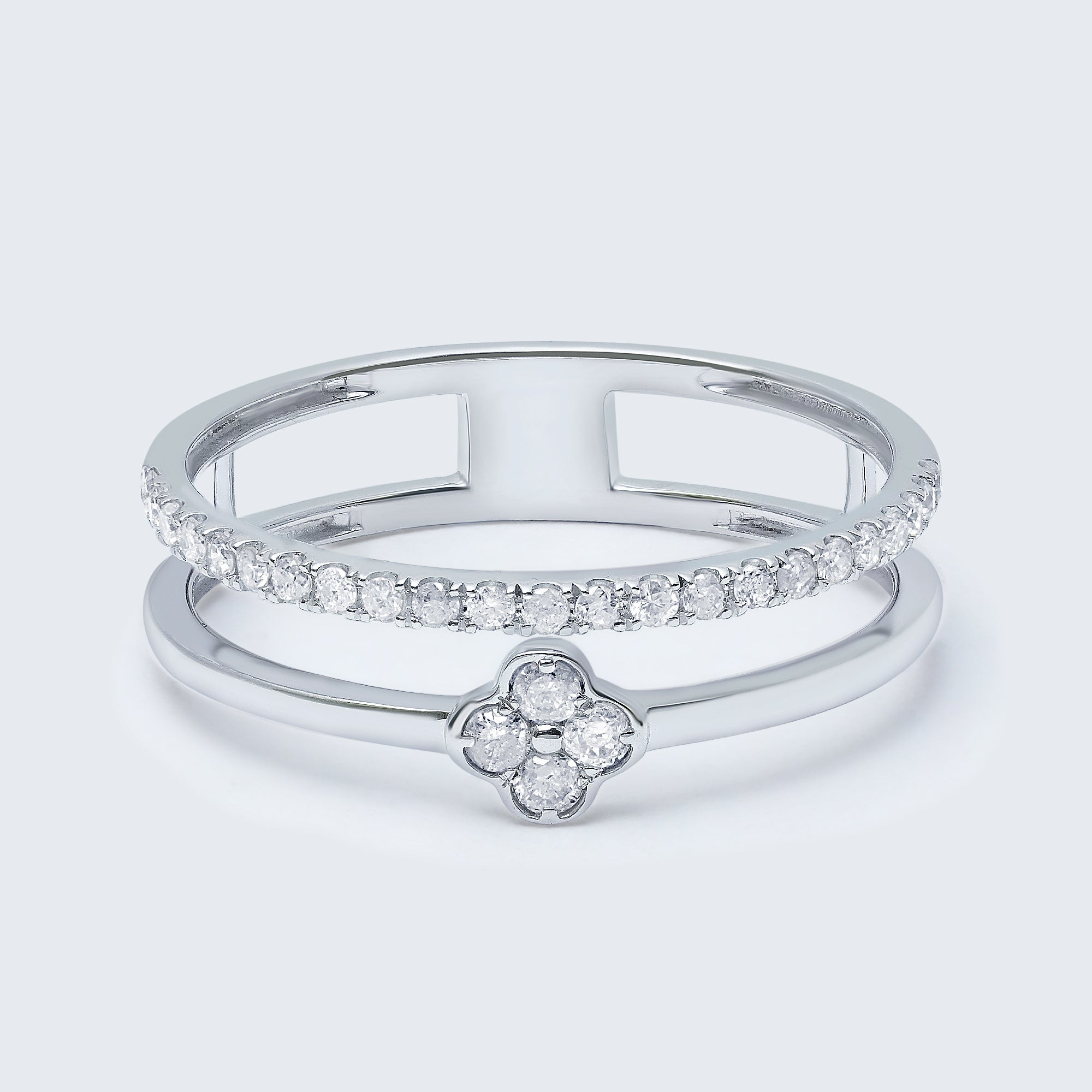 クローバーエタニティダイヤモンドリング – K18WG、0.22カラット