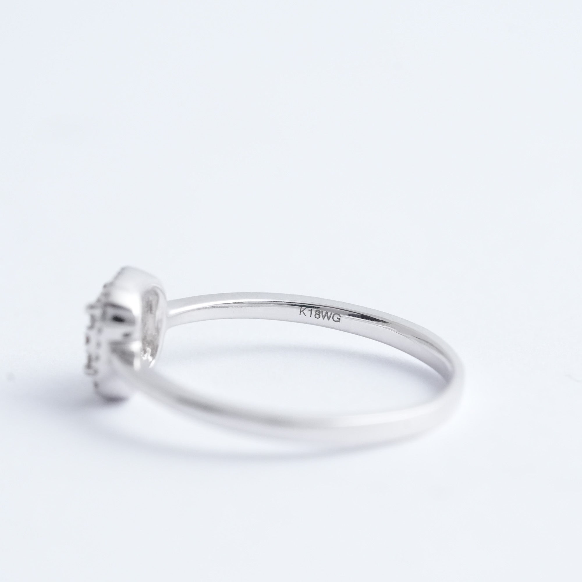 スクエア ダイヤモンド リング – K18WG、0.15ct