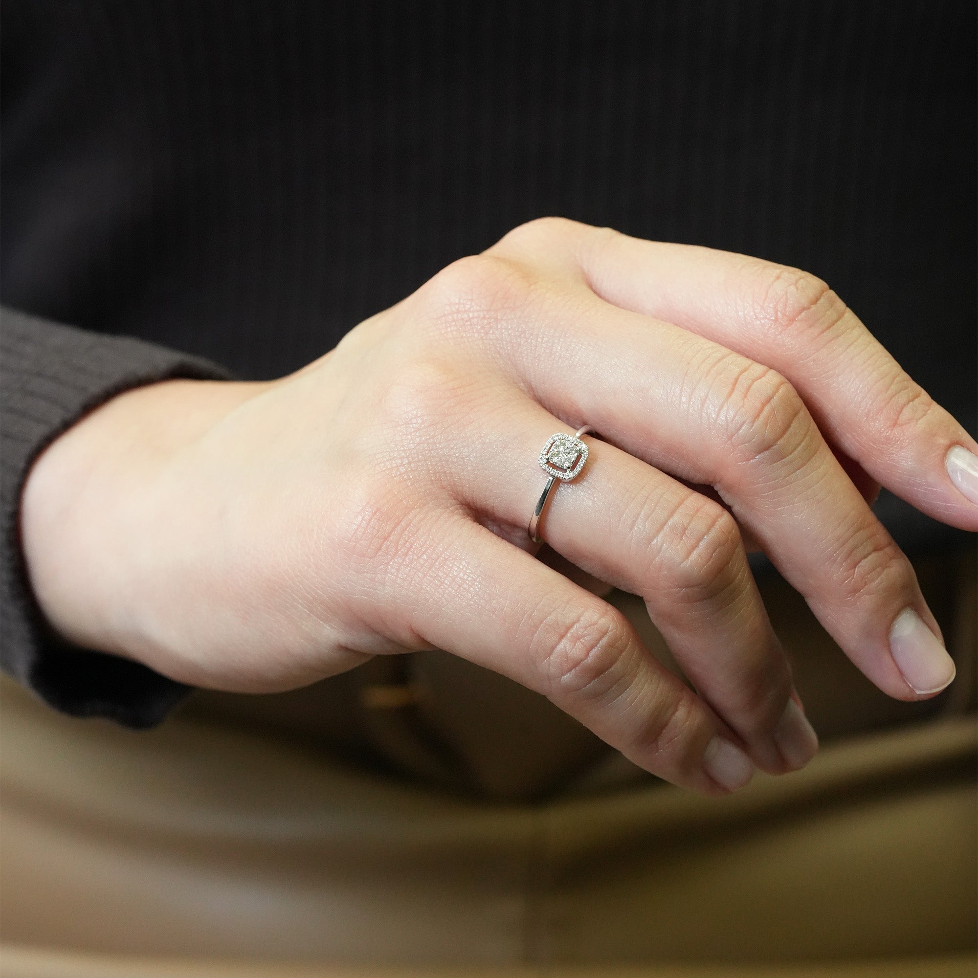 スクエア ダイヤモンド リング – K18WG、0.15ct