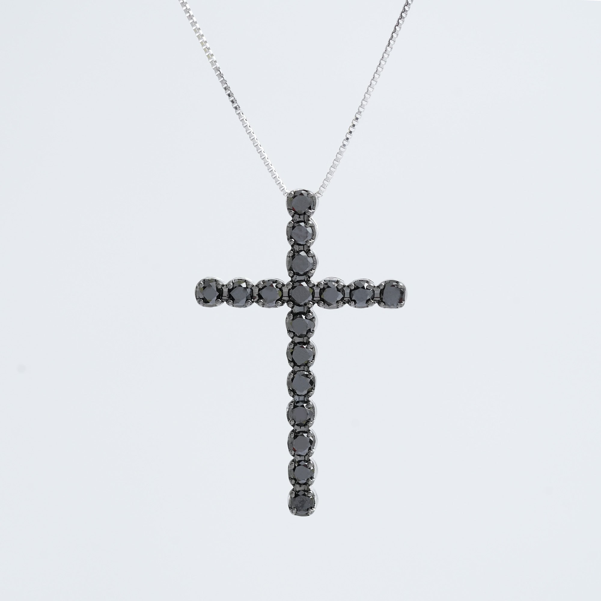 クロス ブラックダイヤモンドペンダントヘッド - K18WG、0.80ct (チェーンはオプション)