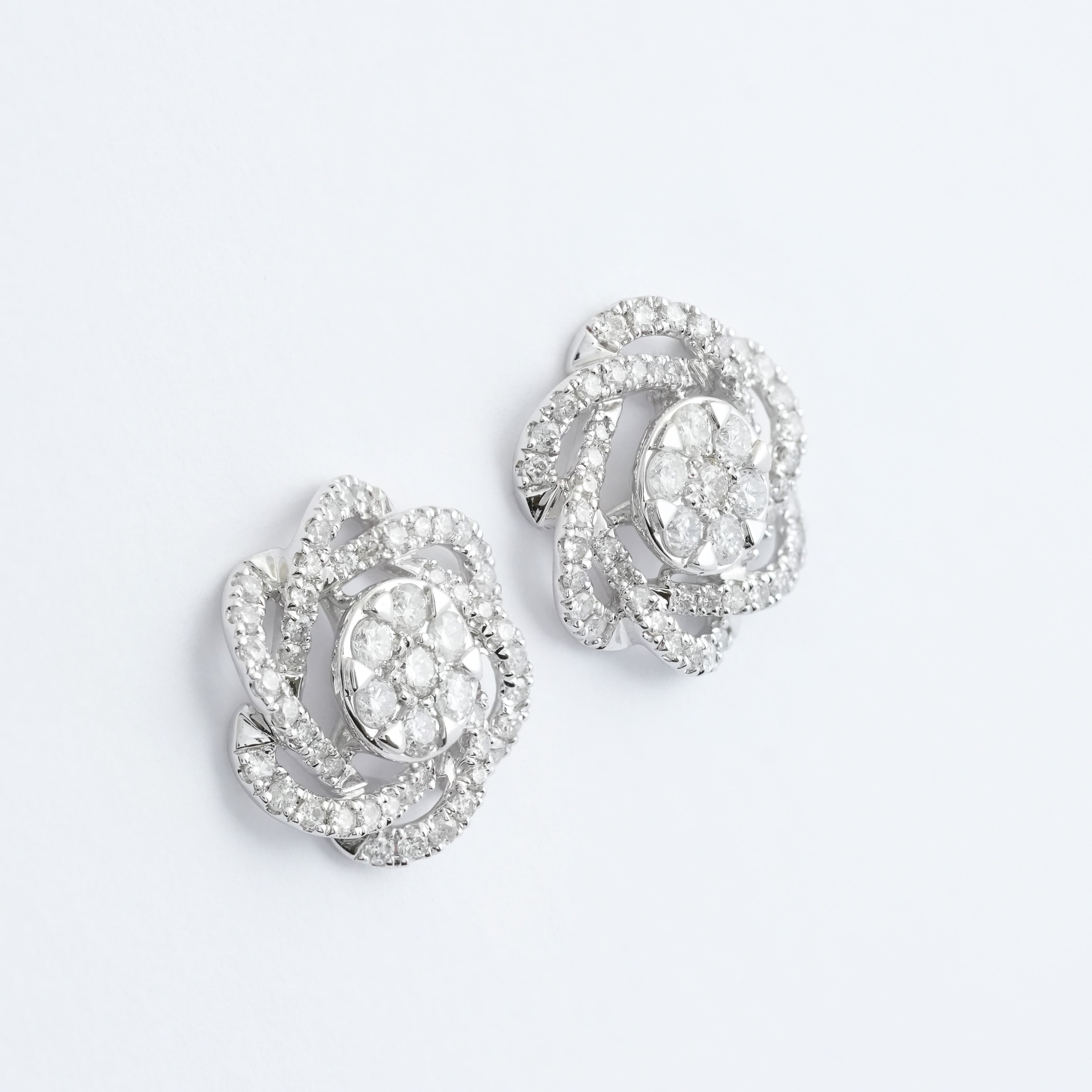 フラワーモチーフ ダイヤモンド ピアス – 18Kホワイトゴールド、1.0カラット