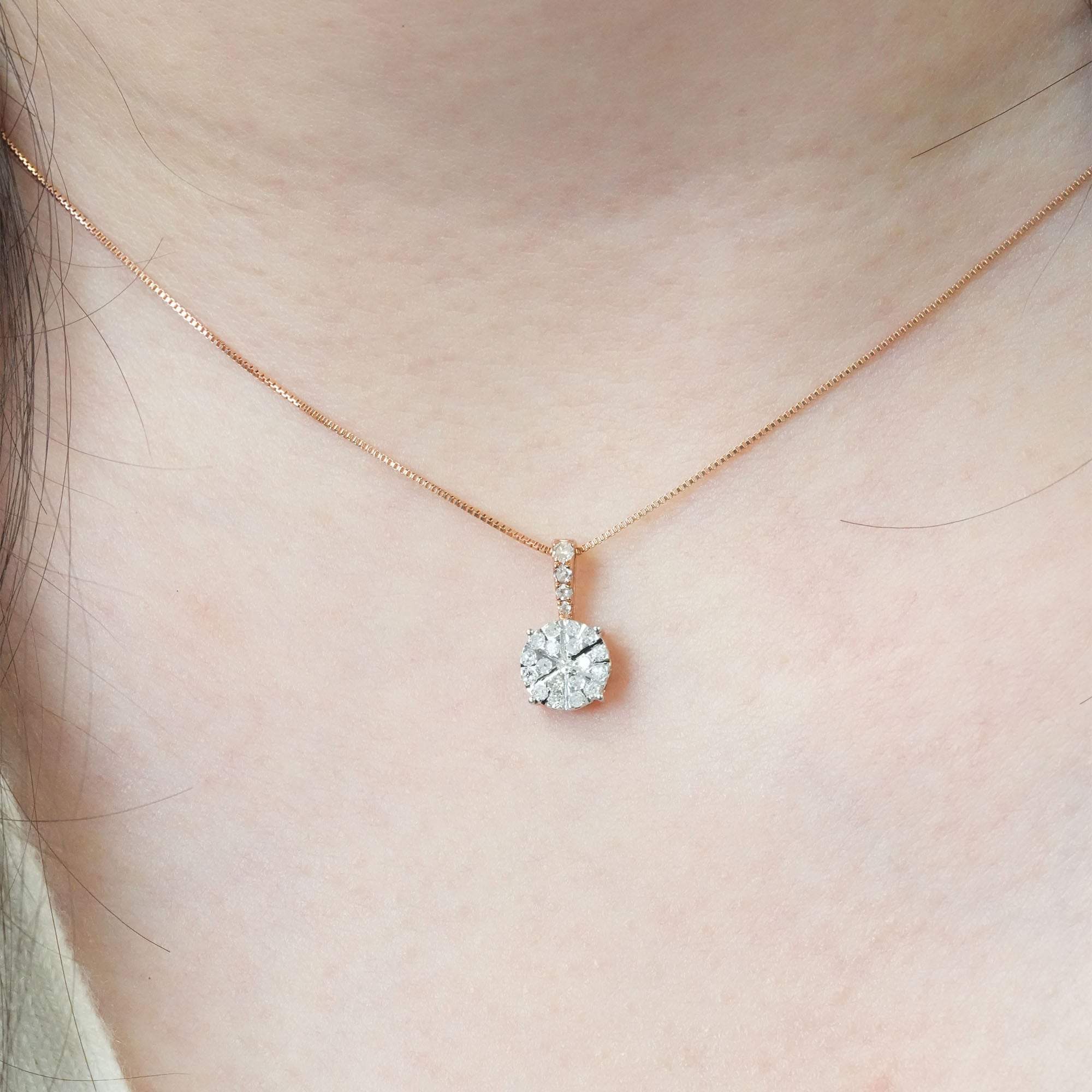 ピザカットデザイン ダイヤモンドペンダントヘッド – K18YG / PG、0.17カラット(チェーンはオプション)