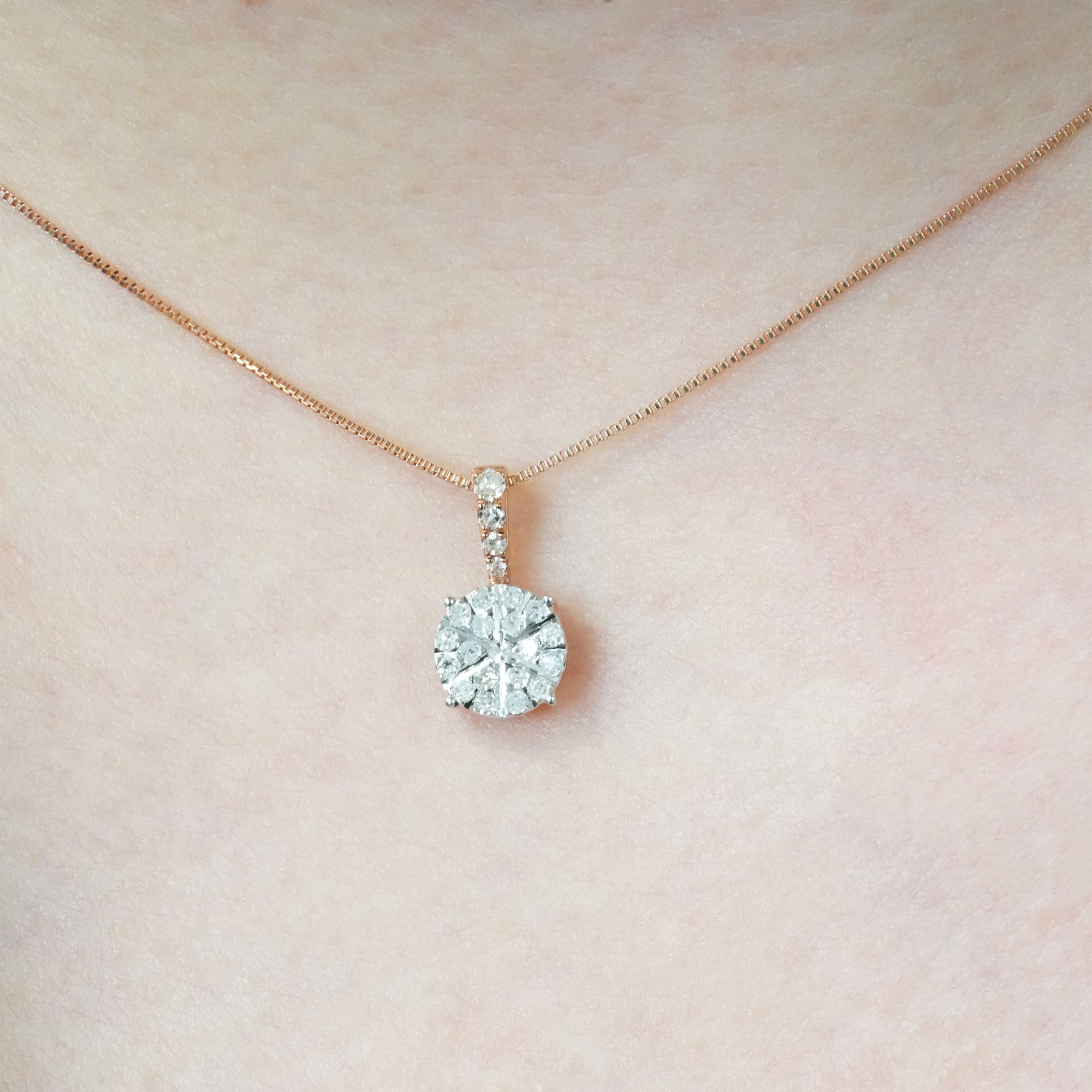 ピザカットデザイン ダイヤモンドペンダントヘッド – K18YG / PG、0.17カラット(チェーンはオプション)