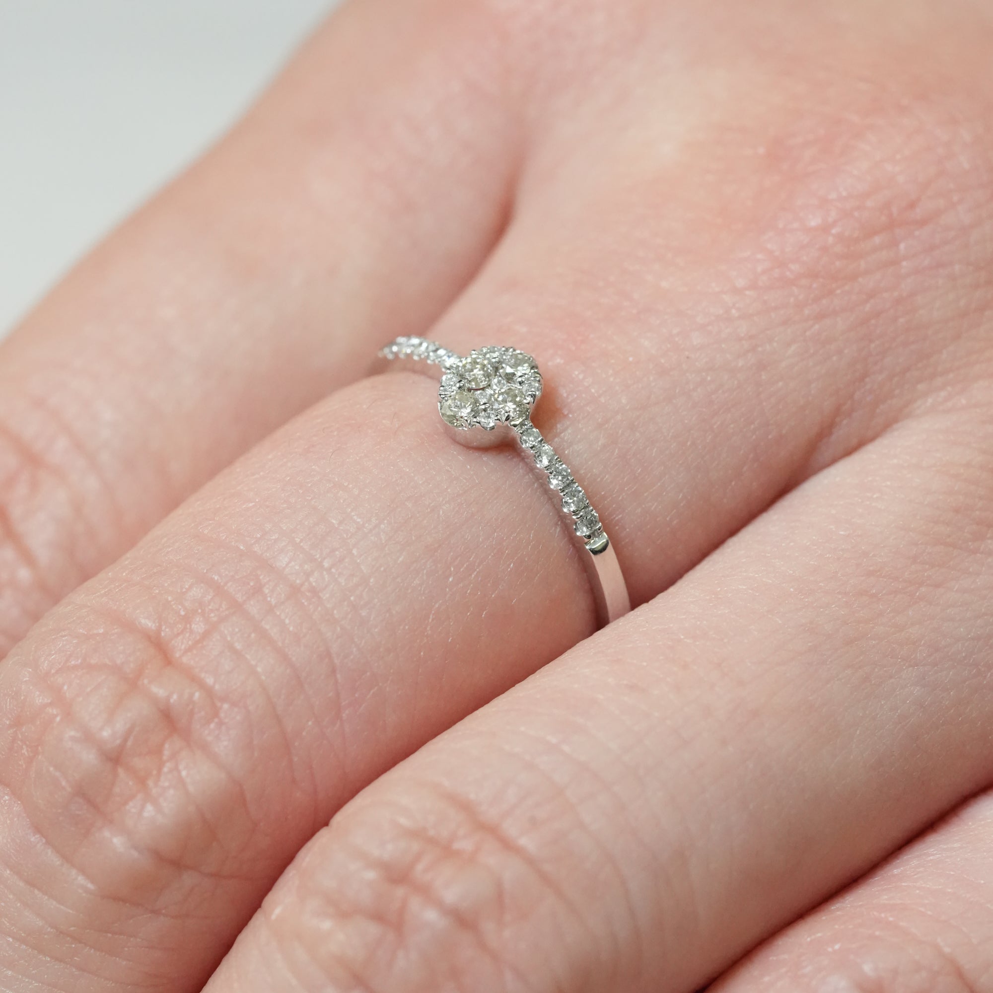 オーバル ダイヤモンドリング – PT900、0.20カラット