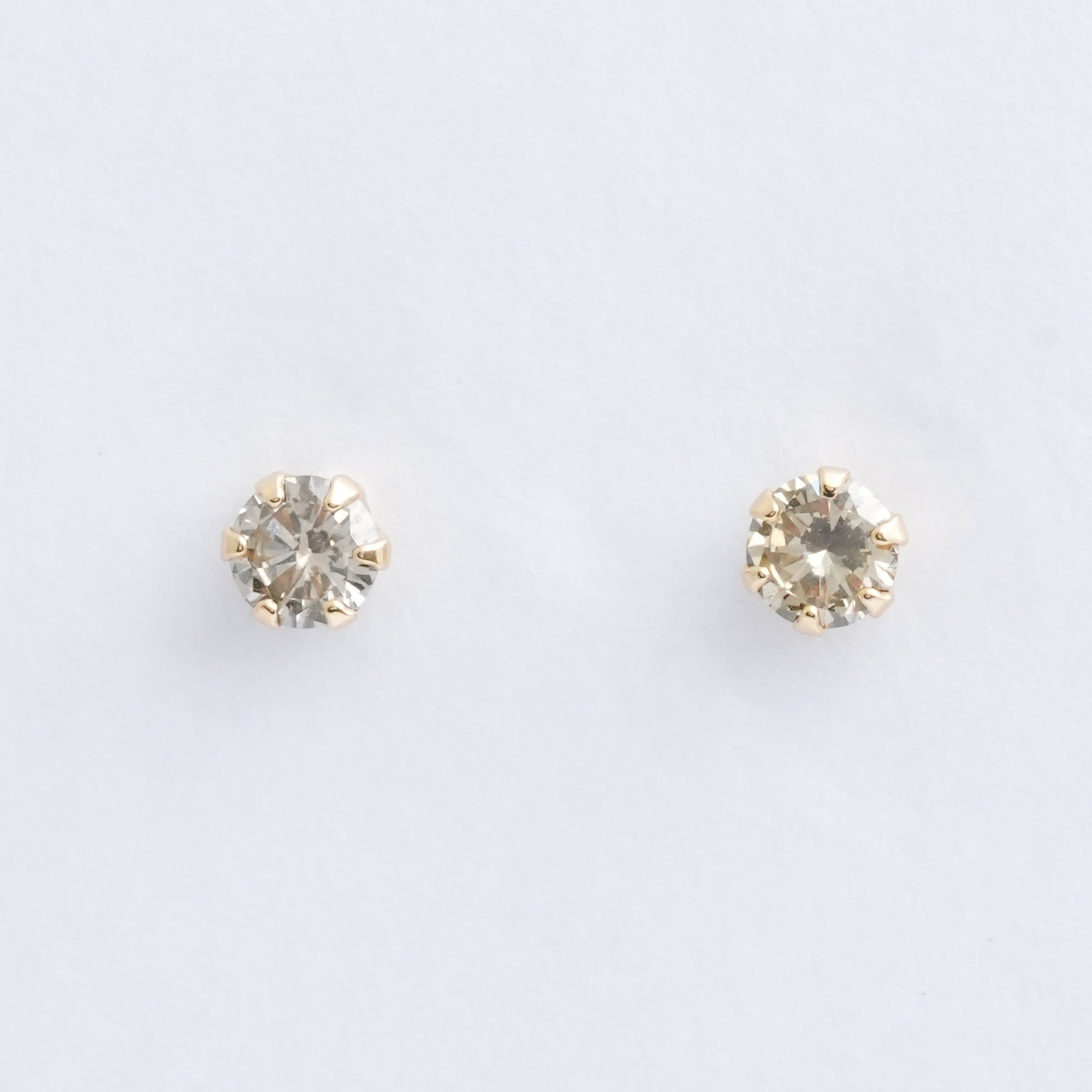 K18YG 0.3ct ダイヤソリティアスタッドピアス