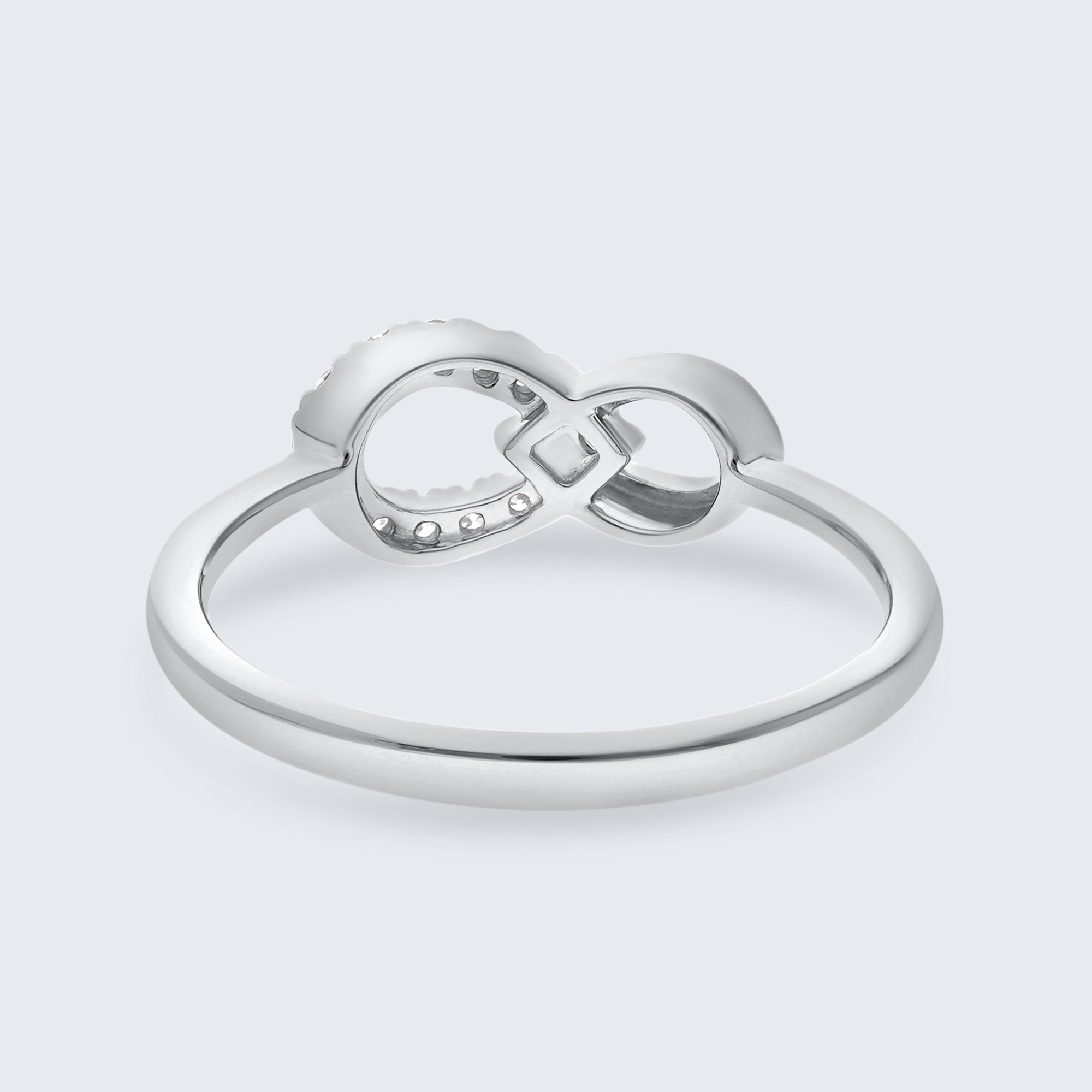 インフィニティ ノット ダイヤモンド リング – 18Kゴールド、0.10カラット