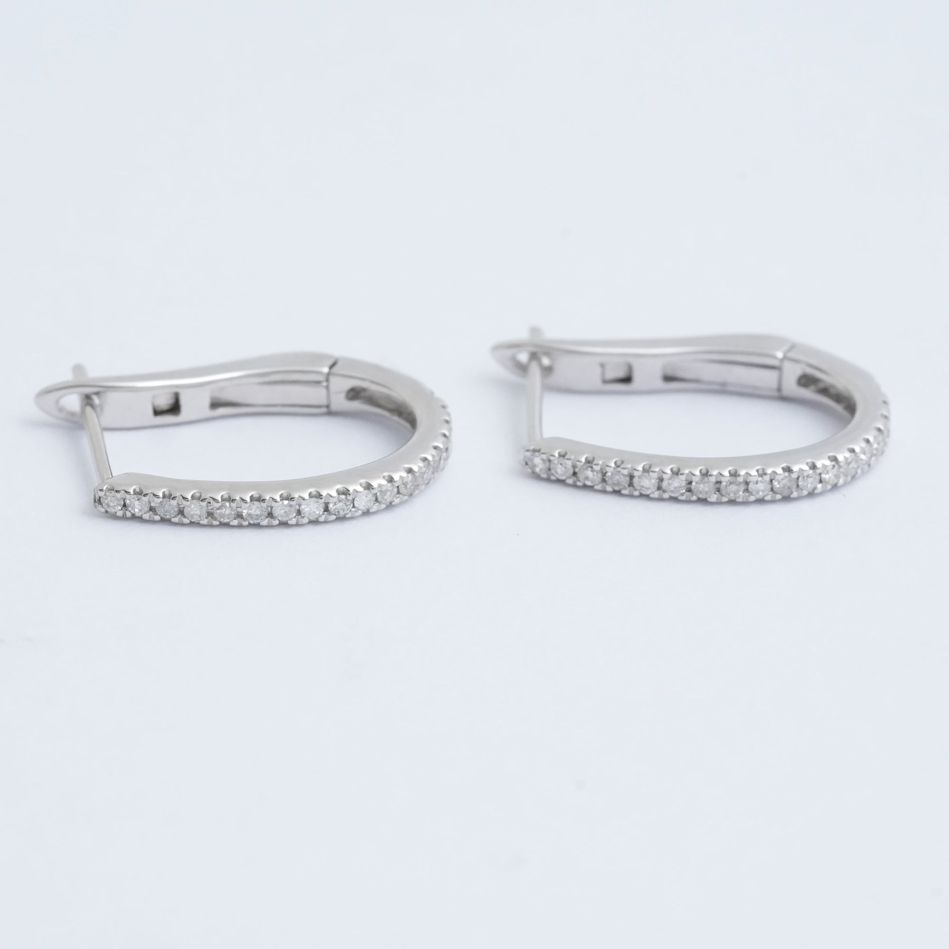 K18WG 0.14ctダイヤフープピアス 