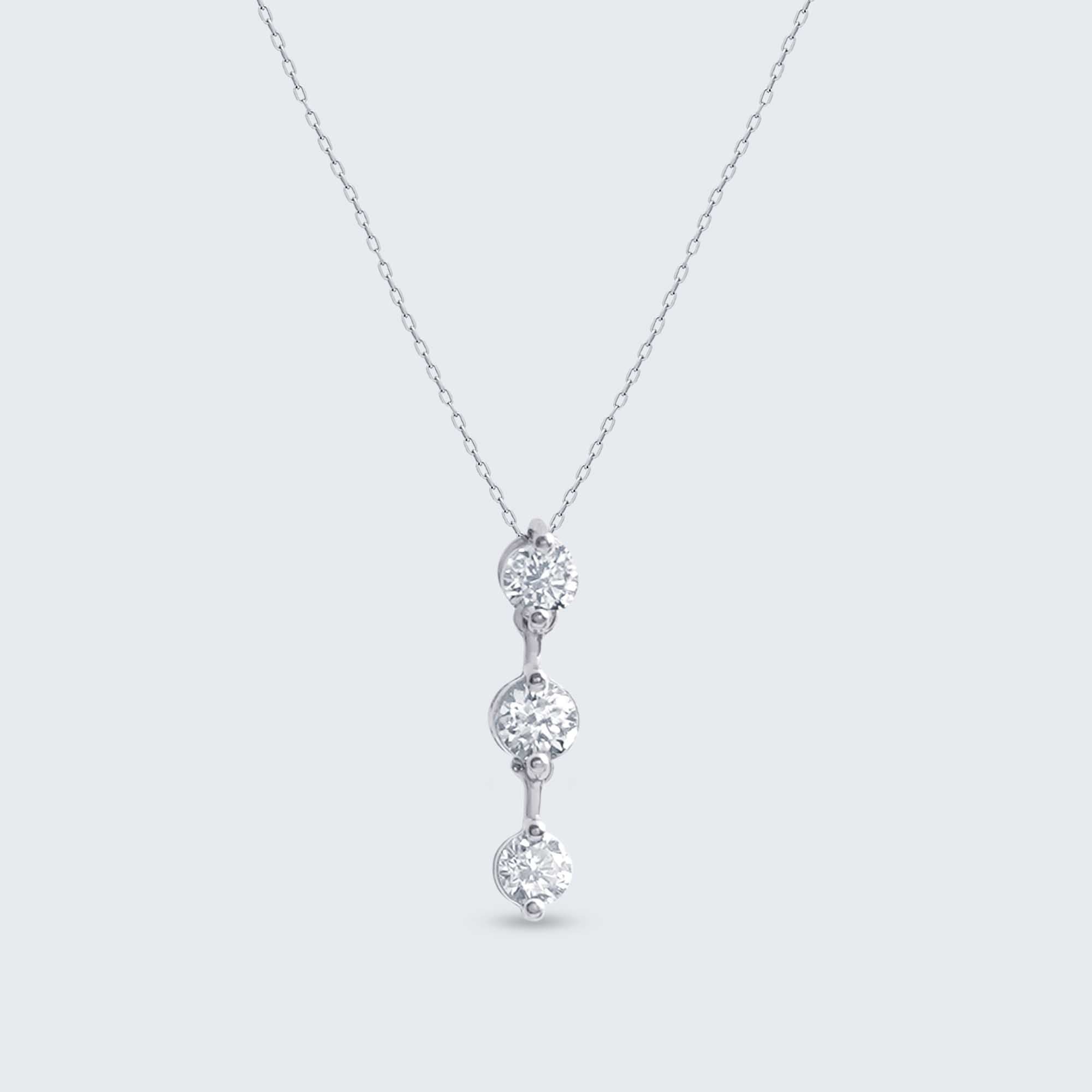 装飾ダイヤモンドプラチナ　ダイヤモンド　3連　ネックレス