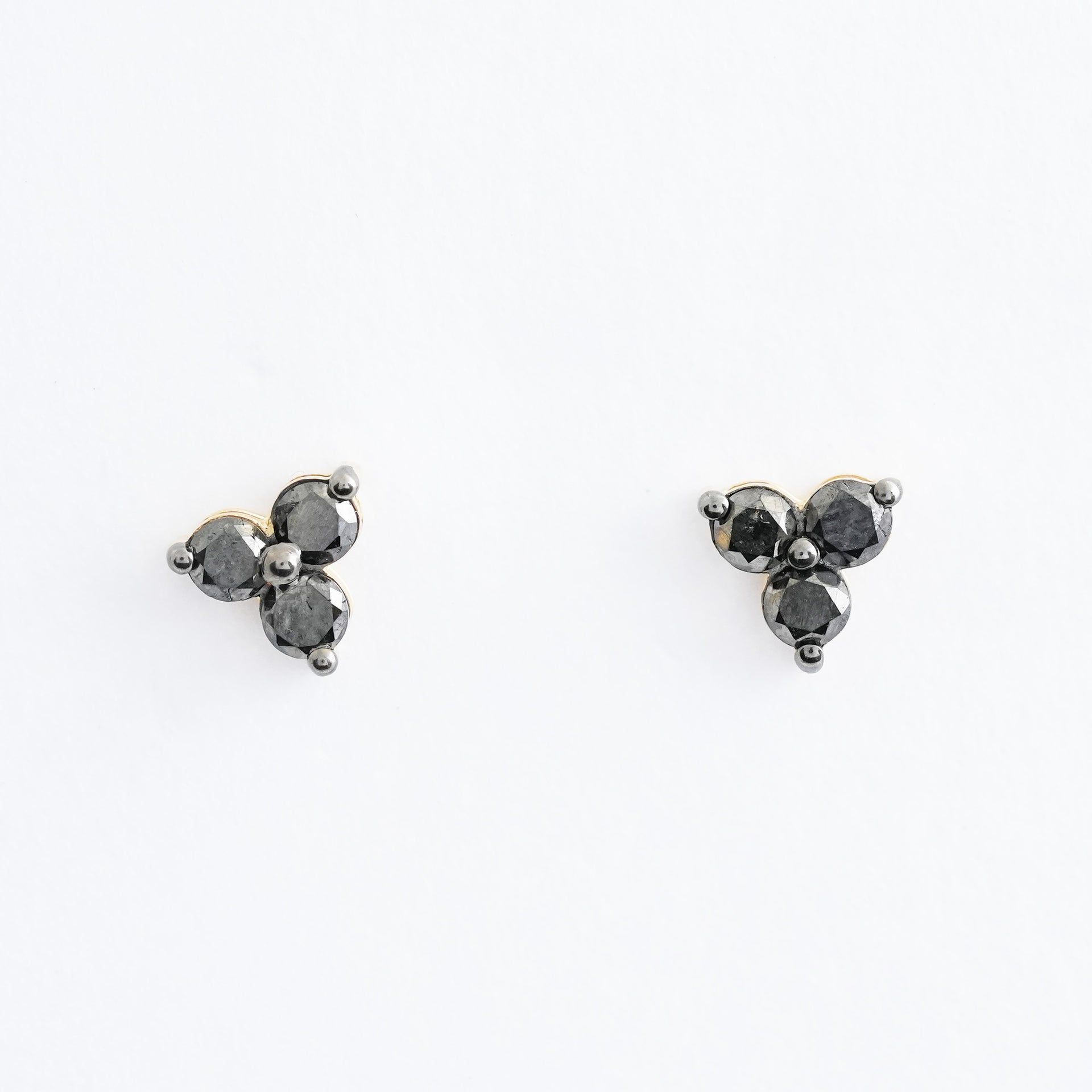 K18YG 計1.0ct BKダイヤプラチナブラックダイヤピアス 特A 交渉する